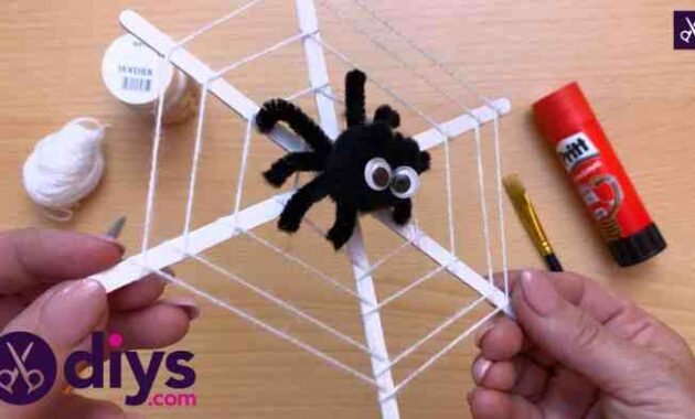 How to Make Spider Webs for Halloween Decoration