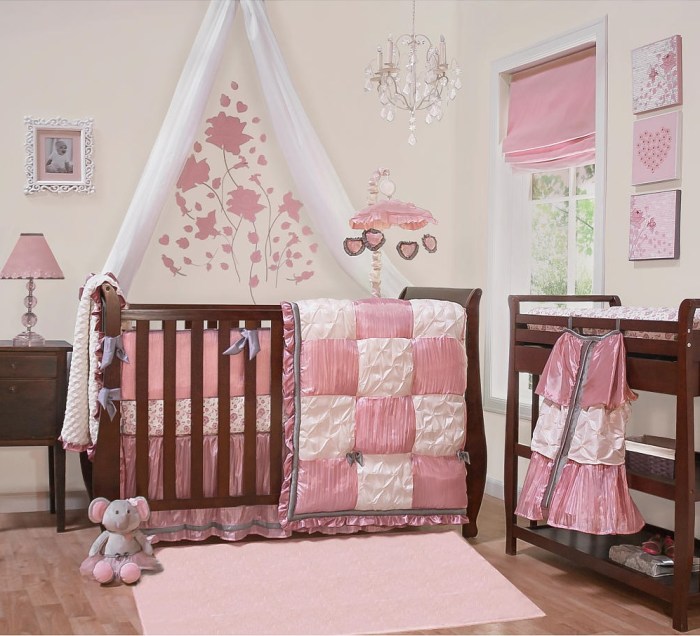 How to decorate a babys room